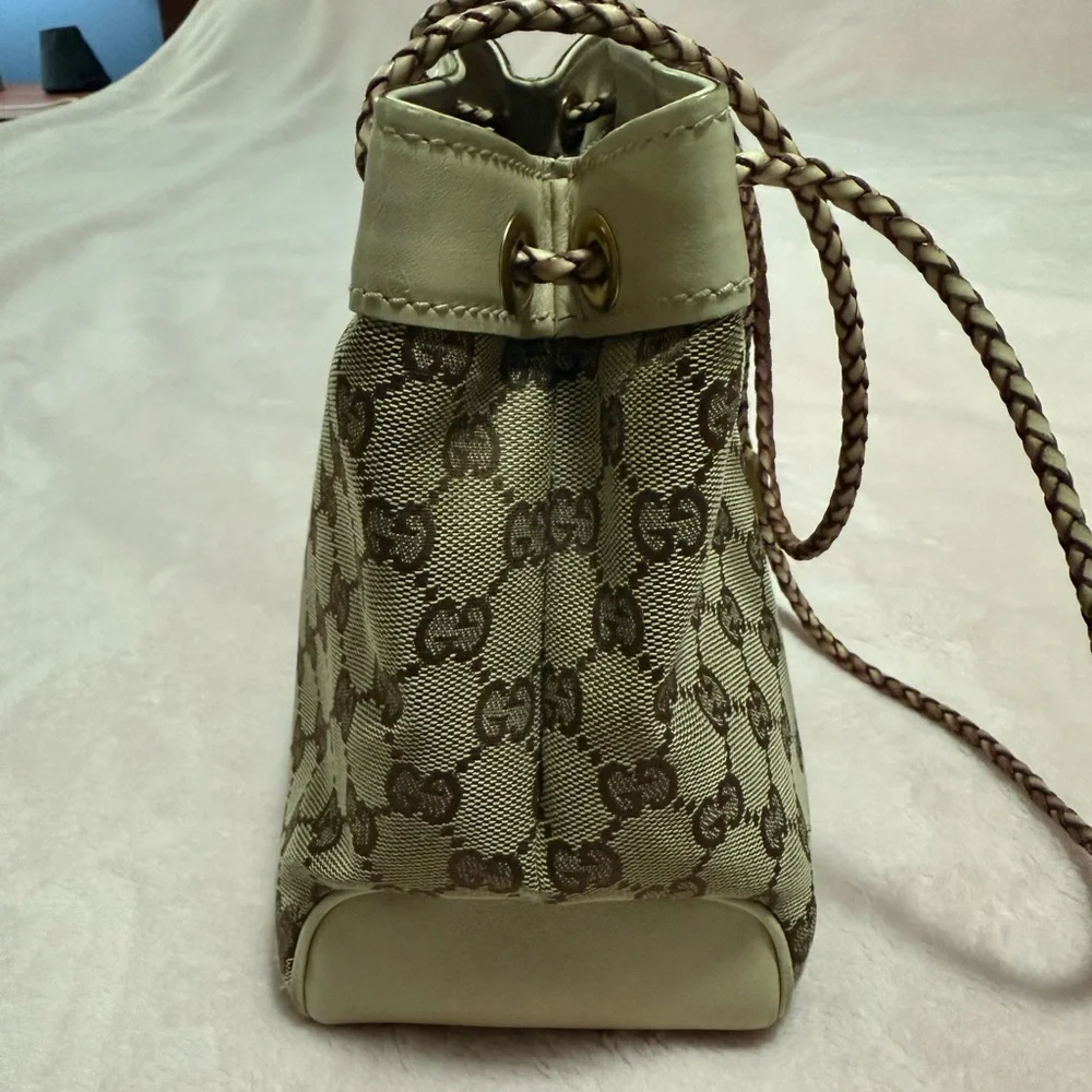 Gucci Beige and Brown Monogram Shoulder Bag - Picture 3 of 6